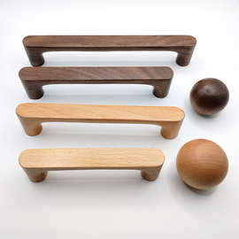 深邃时光 黑色木制门窗的美学与实用